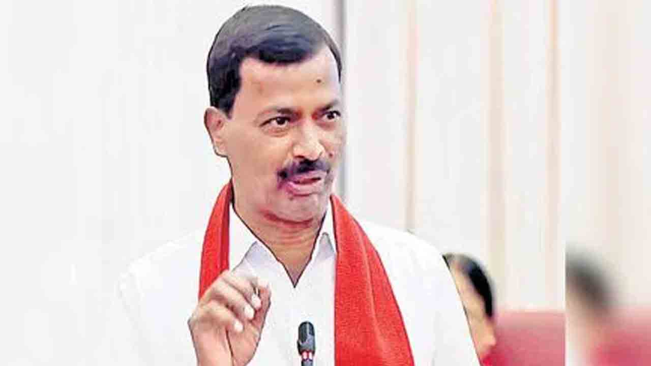 చేనేత రంగాన్ని నిర్వీర్యం చేస్తున్న ప్రభుత్వాలు