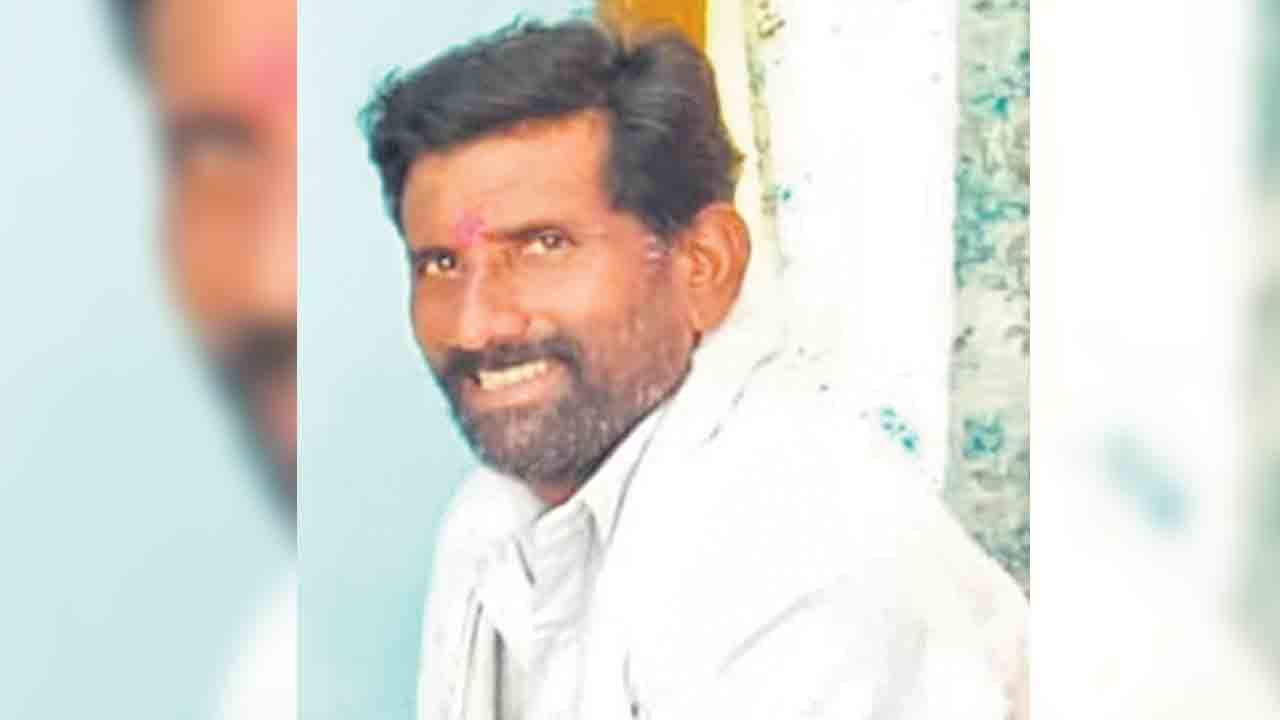 వానల్లేవని.. పంట దక్కదేమోనని.. పురుగుల మందు తాగి రైతు ఆత్మహత్య