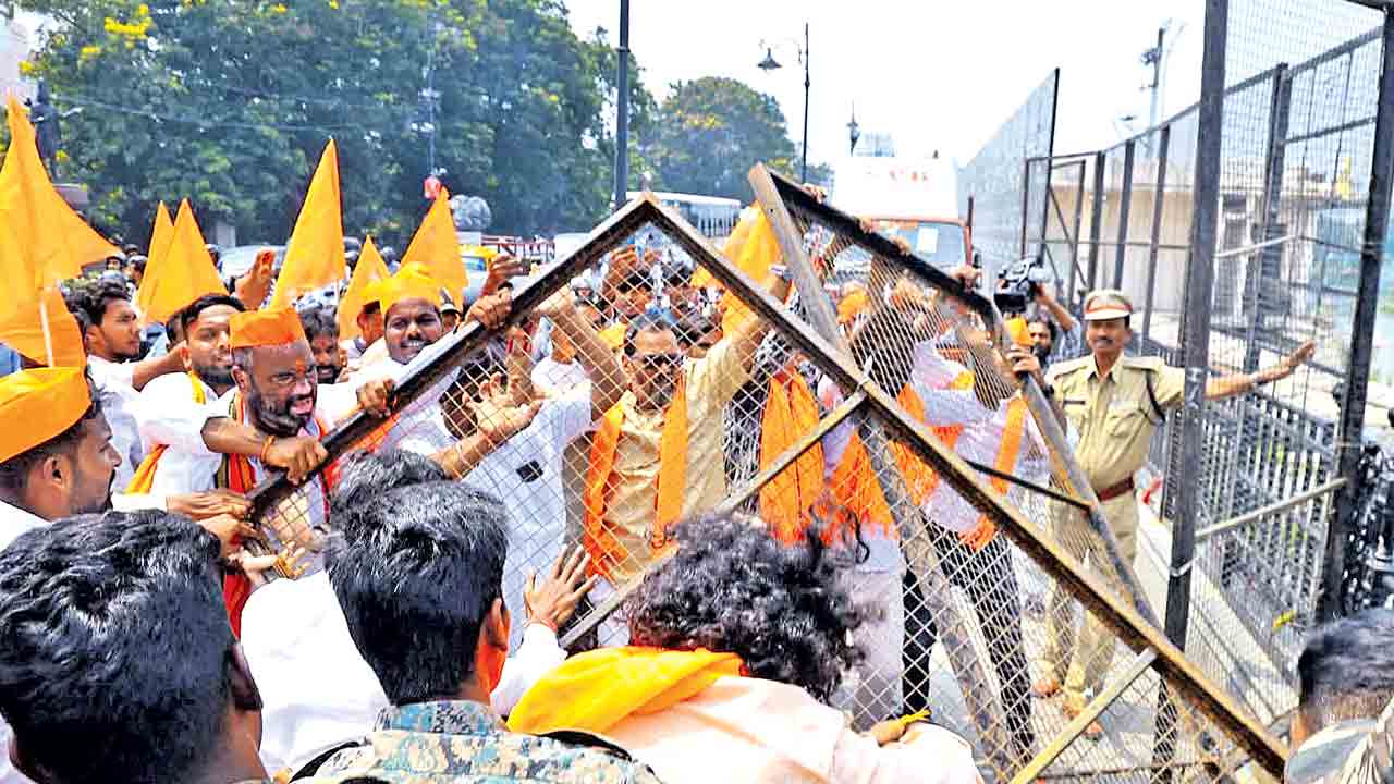 నిమజ్జనం.. నిరసన