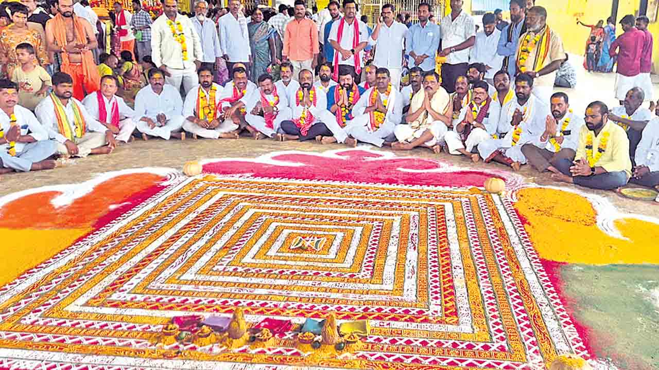 కేసీఆర్‌ సీఎం కావాలని పట్నాలు