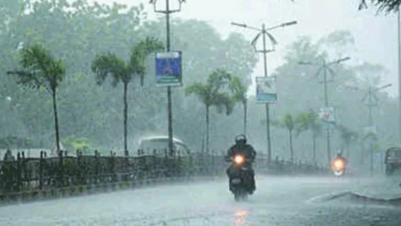 AP News | బంగాళాఖాతంలో వాయుగుండం.. ఏపీలో రానున్న నాలుగు రోజులు భారీ వ‌ర్షాలు..!