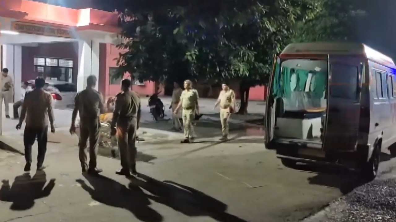 Accident | ఉత్తరప్రదేశ్‌లో వ్యాన్‌ బోల్తా.. 12 మంది దుర్మణం