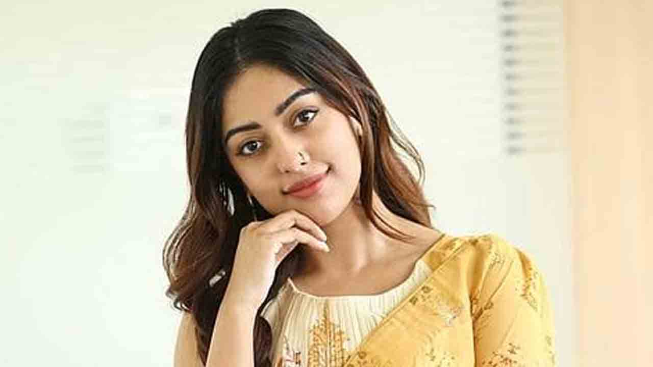ఇండస్ట్రీలోనే ఉన్నా..