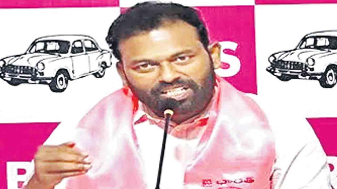 సర్వే నంబర్‌ 325లో కేసీఆర్‌కు గుంట భూమి లేదు