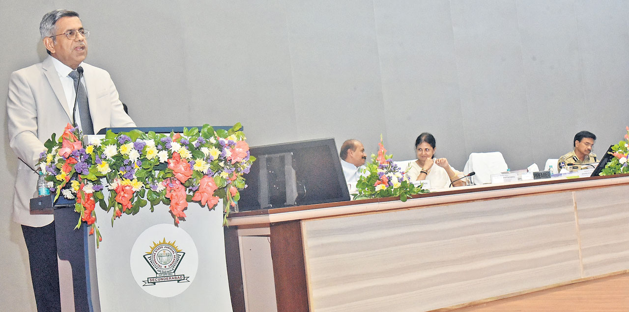 బాలల చట్టాలను అమలు చేయాలి