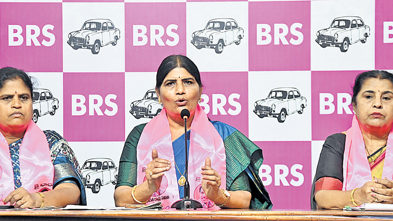 రాష్ట్రంలో మహిళల భద్రత గాలిలో దీపం
