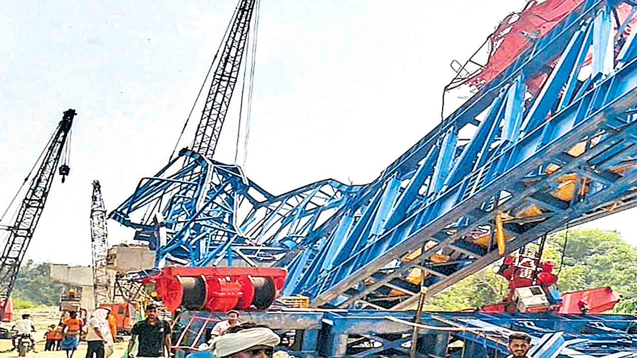 బీహార్‌లో కూలిన మరో వంతెన
