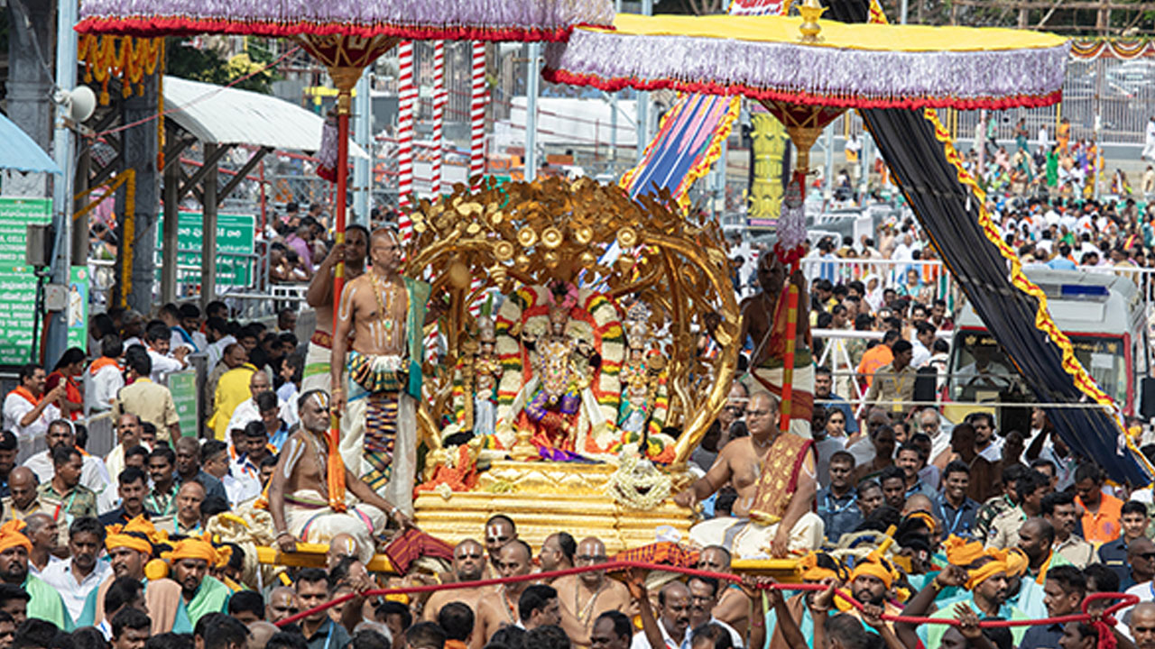 Kalpavriksha Vahanam | బ్రహ్మోత్సవాల్లో కల్పవృక్ష వాహనంపై మలయప్ప దర్శనం