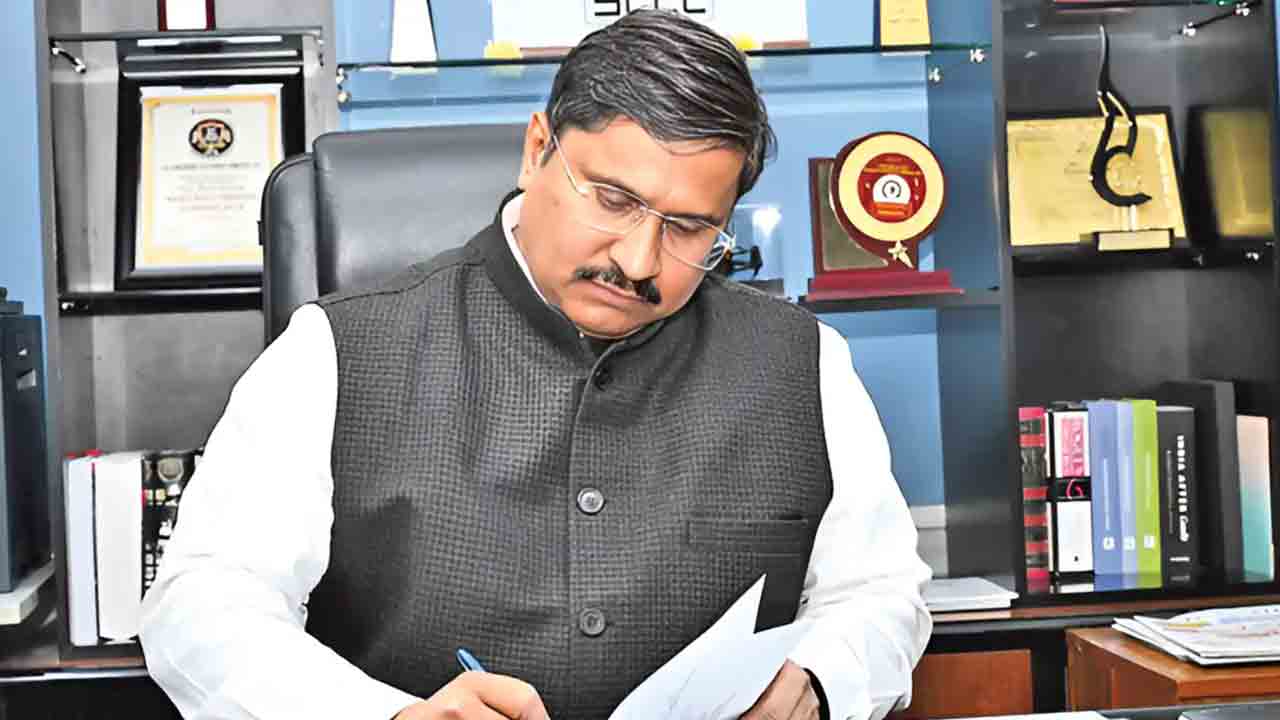 రోజుకు 12.1లక్షల క్యూబిక్‌ మీటర్ల ఓబీని తొలగించాలి