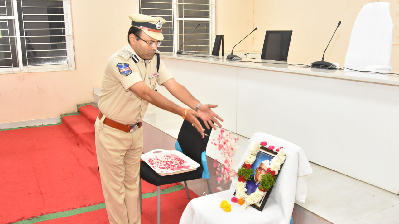 CP Amber Kishore Jha | కొండా లక్ష్మణ్ బాపూజీ ఆశయాలు నేటి తరానికి స్ఫూర్తిదాయకం: సీపీ అంబర్ కిషోర్ ఝా