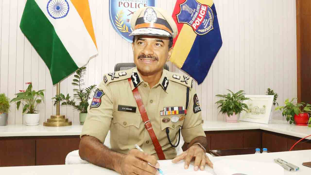 పోలీస్‌ పిల్లలకు నాణ్యమైన విద్య.. డీజీపీ