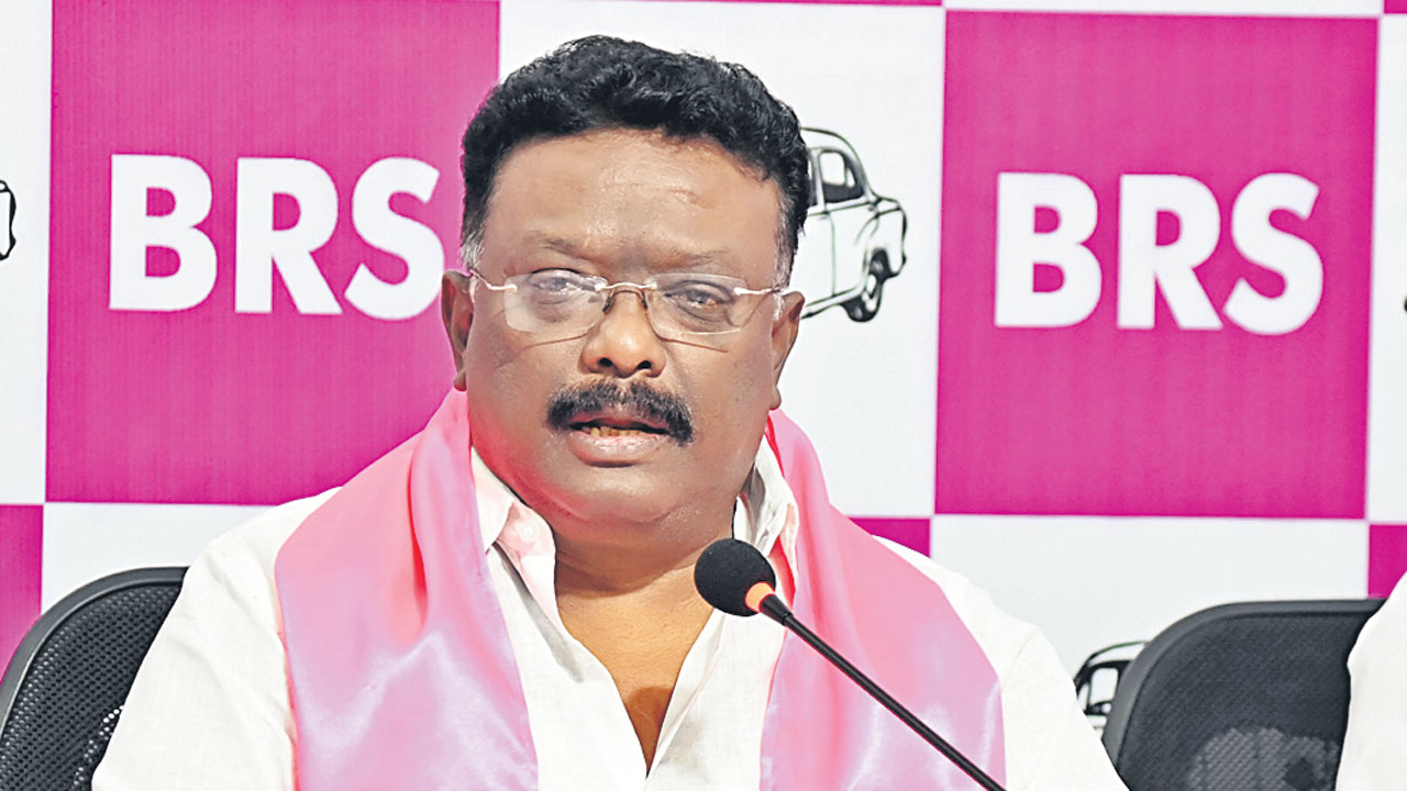 5 ‘సీ’లకు ప్రజాస్వామ్యం బందీ
