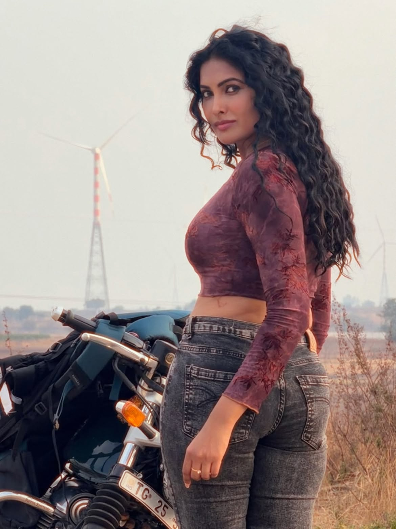 Divi Vadthya17