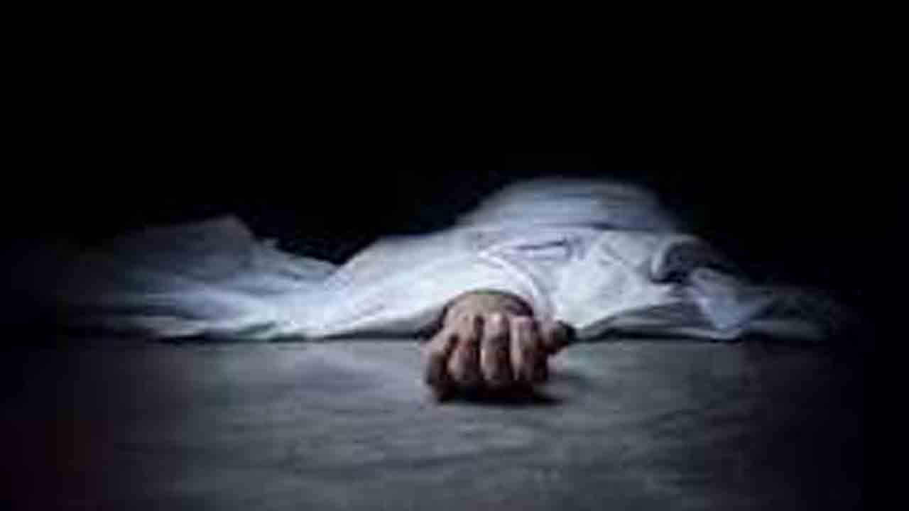 బురదలో కూరుకుపోయి రైతు మృతి
