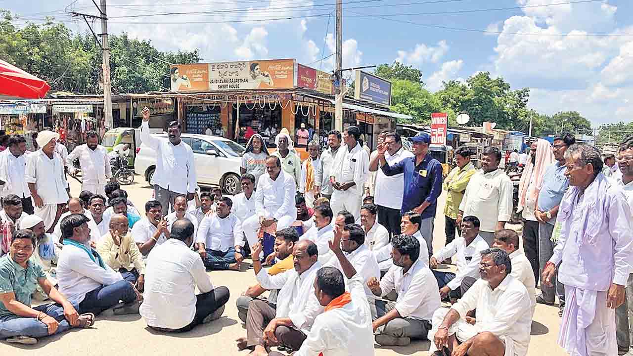 కరెంట్‌ కోతలపై భగ్గుమన్న రైతన్న.. పలుచోట్ల ధర్నాలు, రాస్తారోకోలు