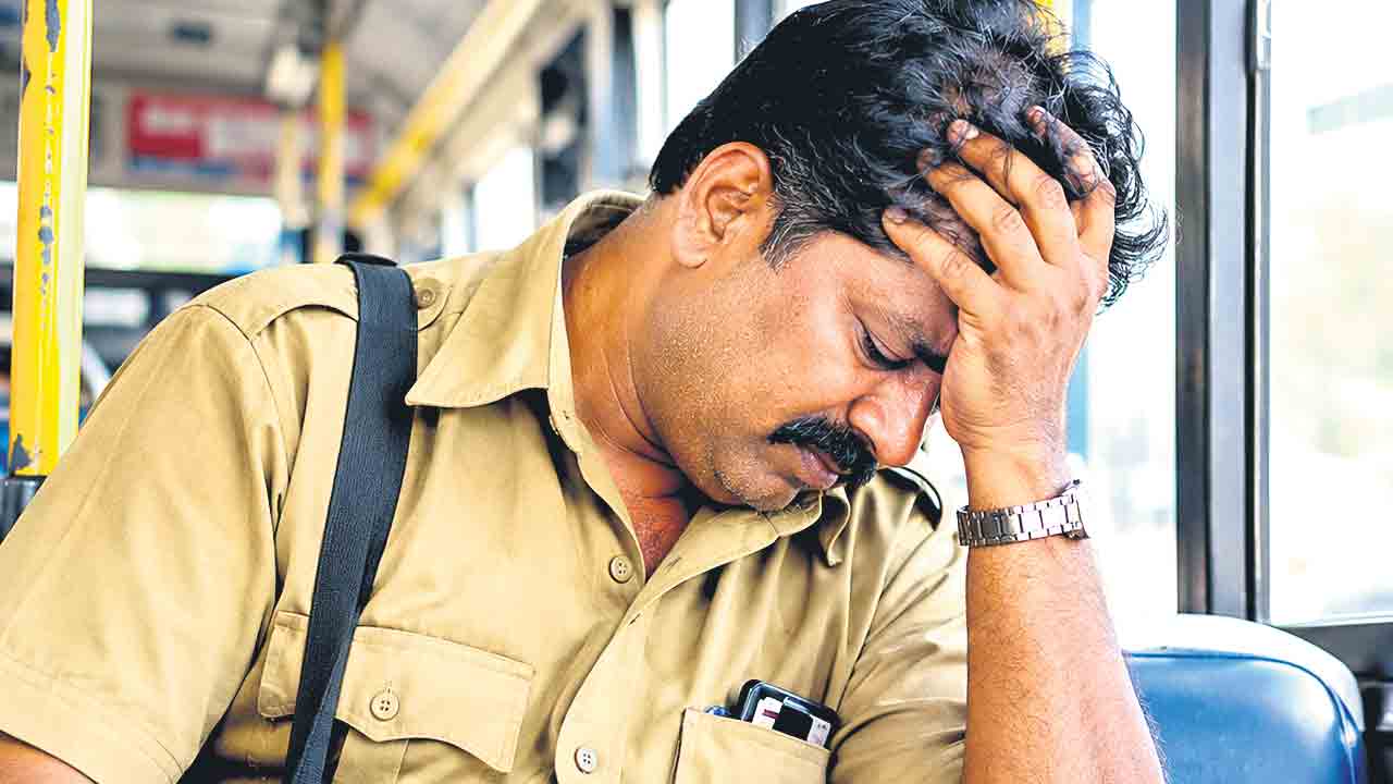 కండక్టర్లకు టార్గెట్‌లు!