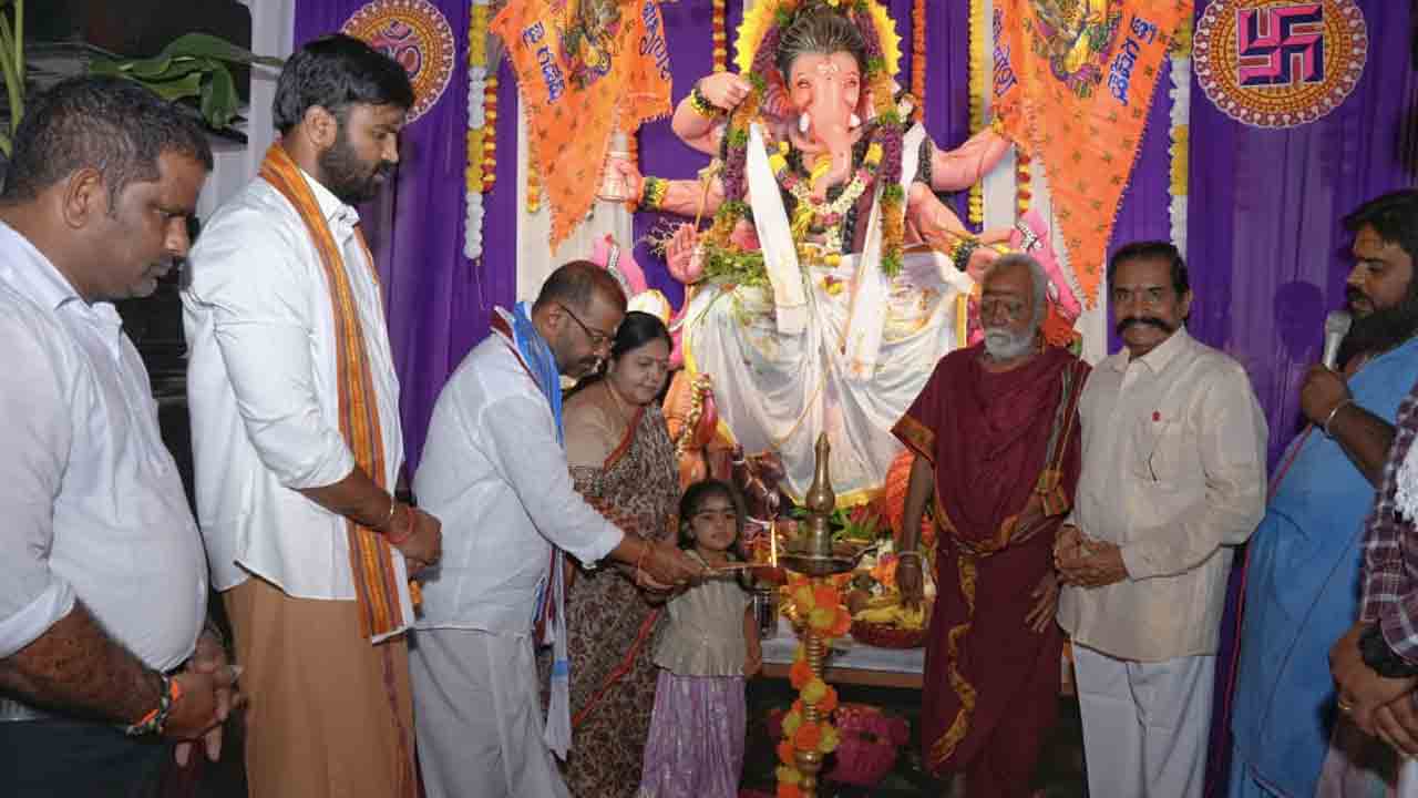 వేయిస్తంభాల దేవాలయంలో వైభవంగా గణపతి నవరాత్రోత్సవాలు