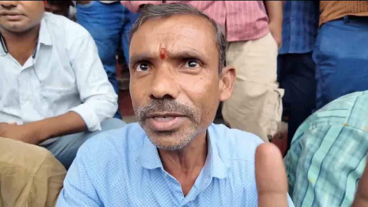 GHMC Labour | రేవంత్‌ రెడ్డి లక్ష కుటుంబాలను రోడ్లపైకి తీసుకొచ్చే మార్పు తీసుకొచ్చిండు : జీహెచ్ఎంసీ కార్మికుడు