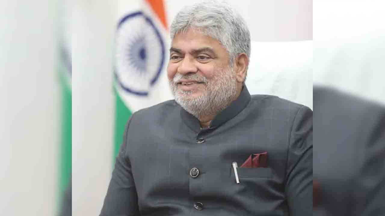 మహిళా కానిస్టేబుళ్లతో స్పీకర్‌ సమావేశం