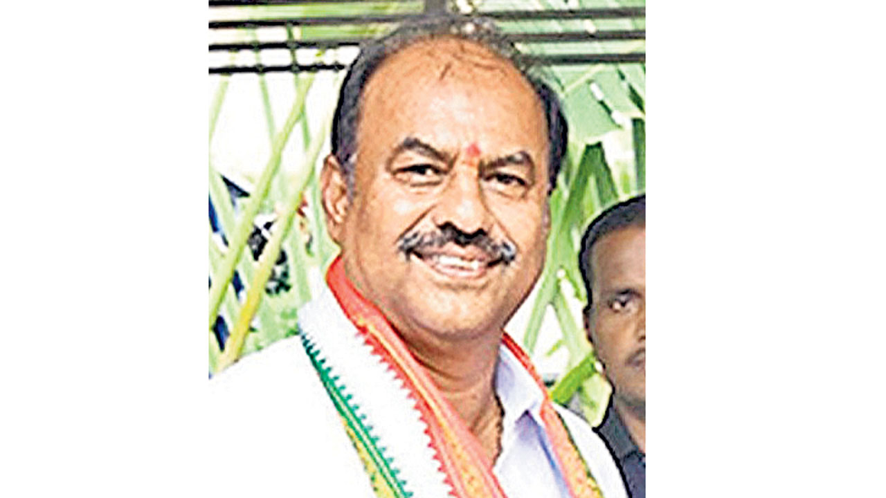 బర్త్‌డే వేడుకల్లో గద్వాల ఎమ్మెల్యే
