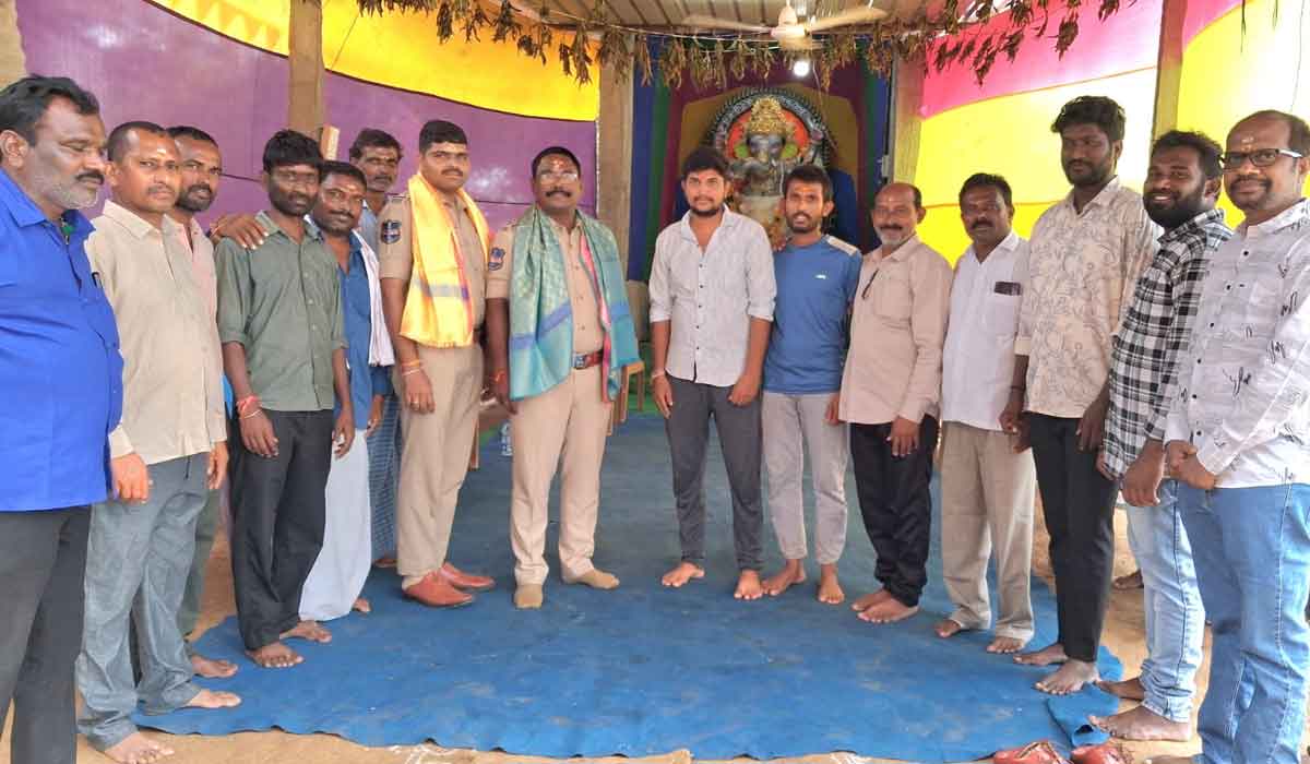 Odela | ప్రశాంత వాతావరణంలో నిమజ్జోత్సవాలను పూర్తి చేసుకోవాలి.. పెద్దపల్లి ఏసీపీ గజ్జి కృష్ణ యాదవ్