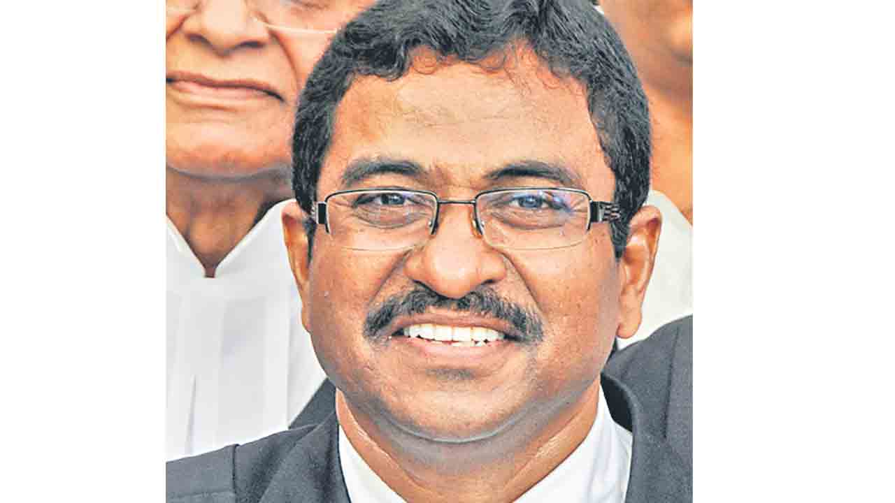 రాజ్యాంగాన్ని స్పీకర్‌ తప్పుగా విశ్లేషించారు