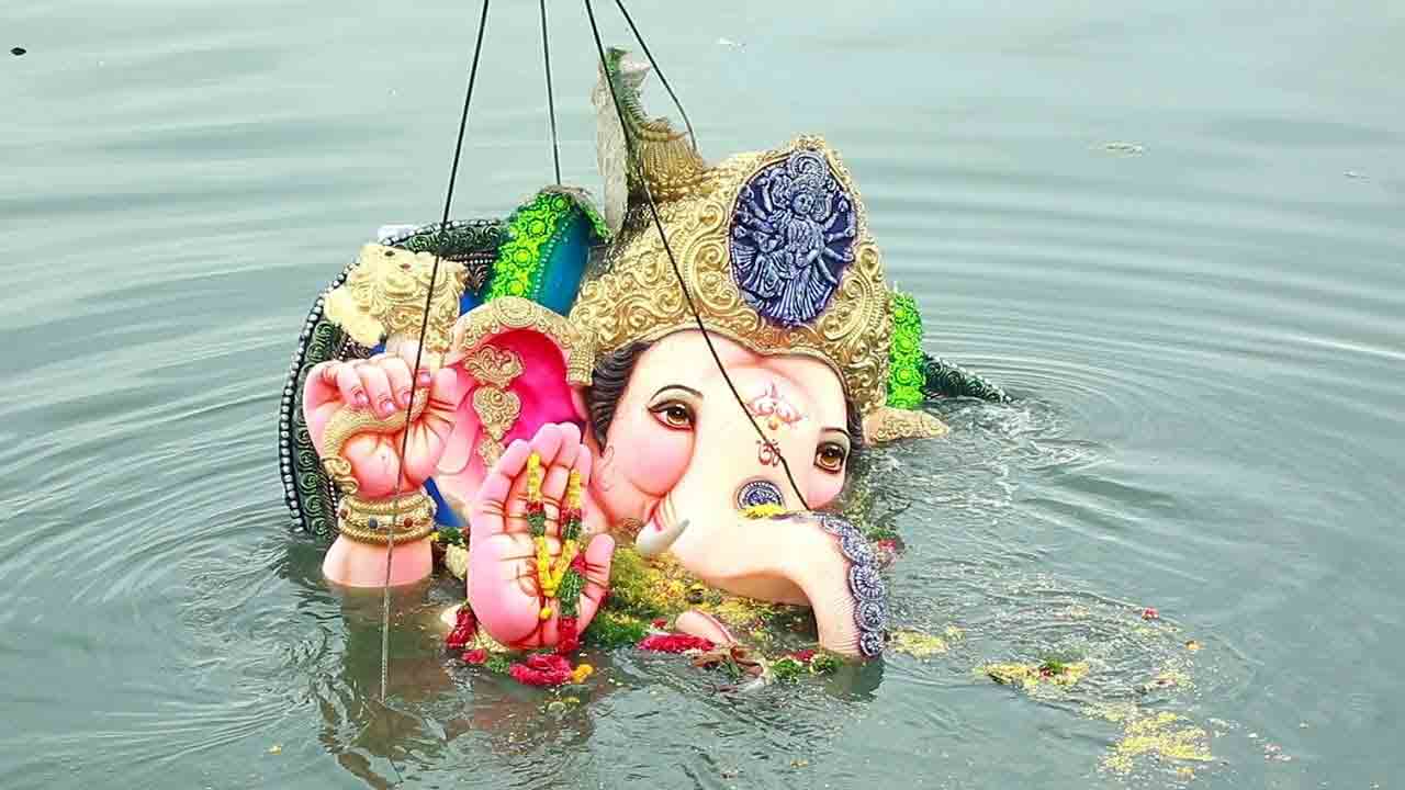 గణేశ్‌ ఉత్సవాలు, నిమజ్జనాలకు మార్గదర్శకాలు అమలు చేయాల్సిందే.. హోంశాఖకు హైకోర్టు ఆదేశం