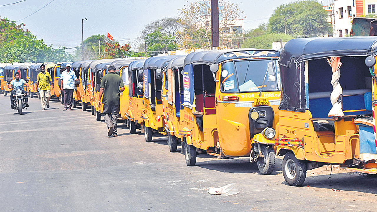 5వేల ఆటోలపై రగడ!