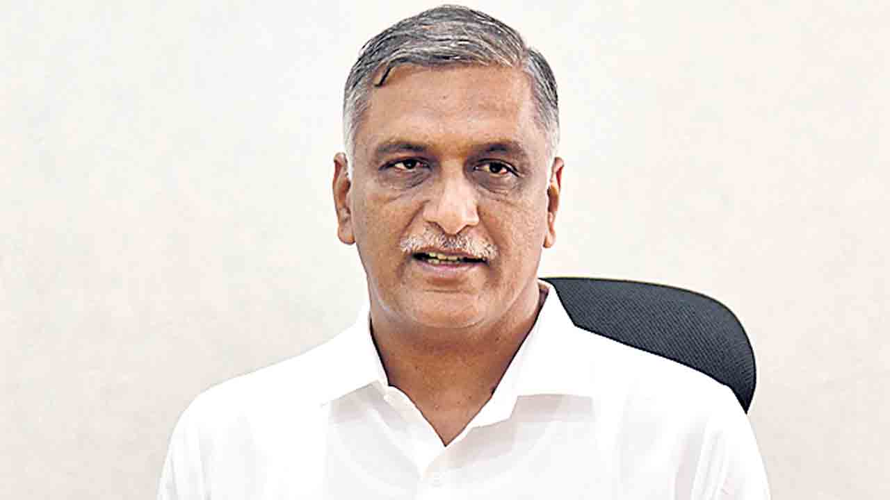 కాంగ్రెస్‌ నిర్వాకంతో కాటగలిసిన కరెంట్‌.. మీడియా చిట్‌చాట్‌లో హరీశ్‌రావు ఆగ్రహం