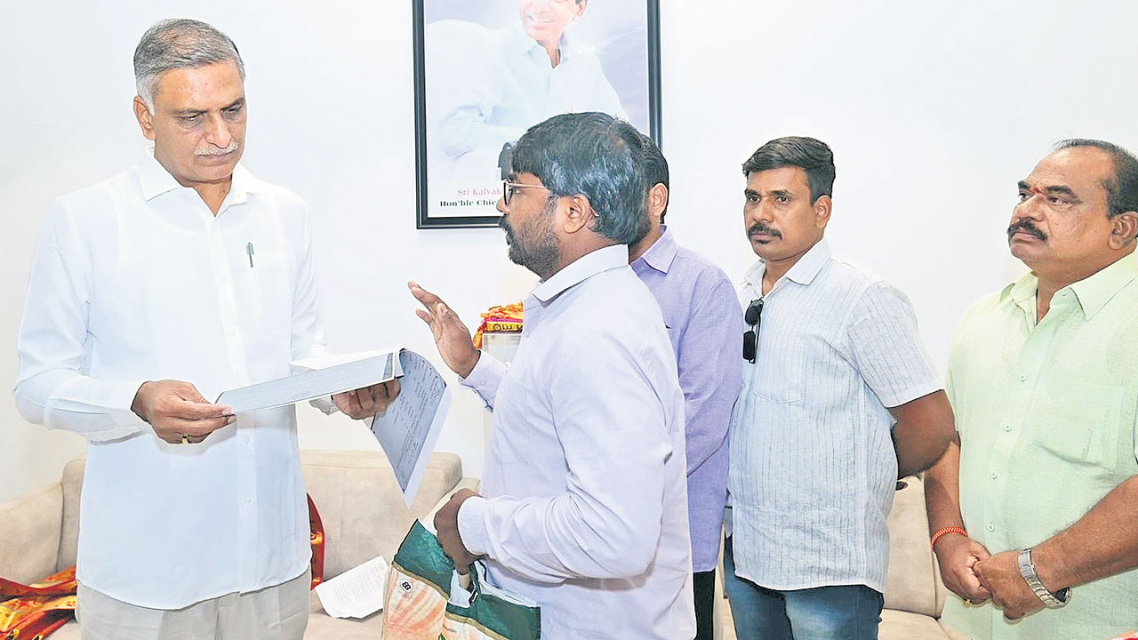 సాదాబైనామా ఫీజులు వసూలు చేసి పాస్‌ పుస్తకాలివ్వరా?