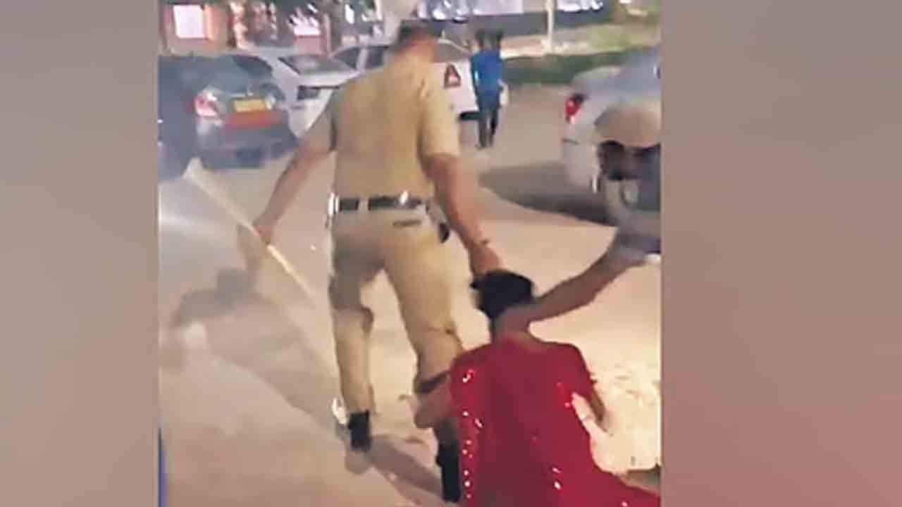 హఫీజ్‌పేట్‌ ఘటనలో నివేదిక కోరిన హెచ్చార్సీ