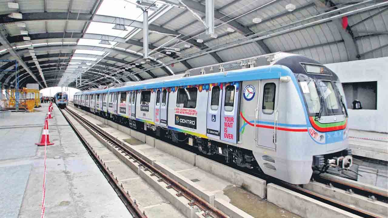 మెట్రో టేకోవర్‌కు బ్రేక్‌!