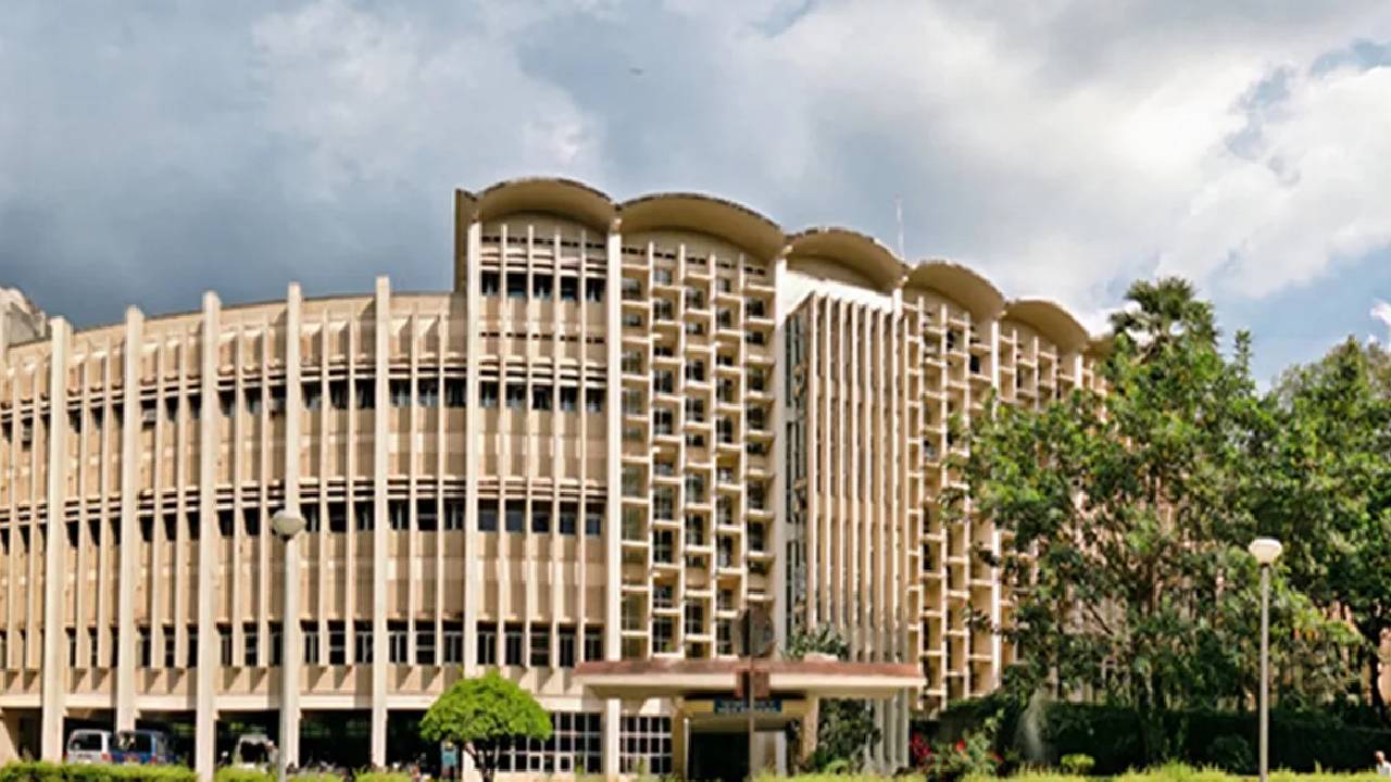 IIT Bombay | సాహిల్ వాకోడే ఆత్మ‌హ‌త్య ఘ‌ట‌న‌.. ఐఐటీ బాంబే హాస్ట‌ల్ నుంచి సీలింగ్ ఫ్యాన్లు తొల‌గింపు