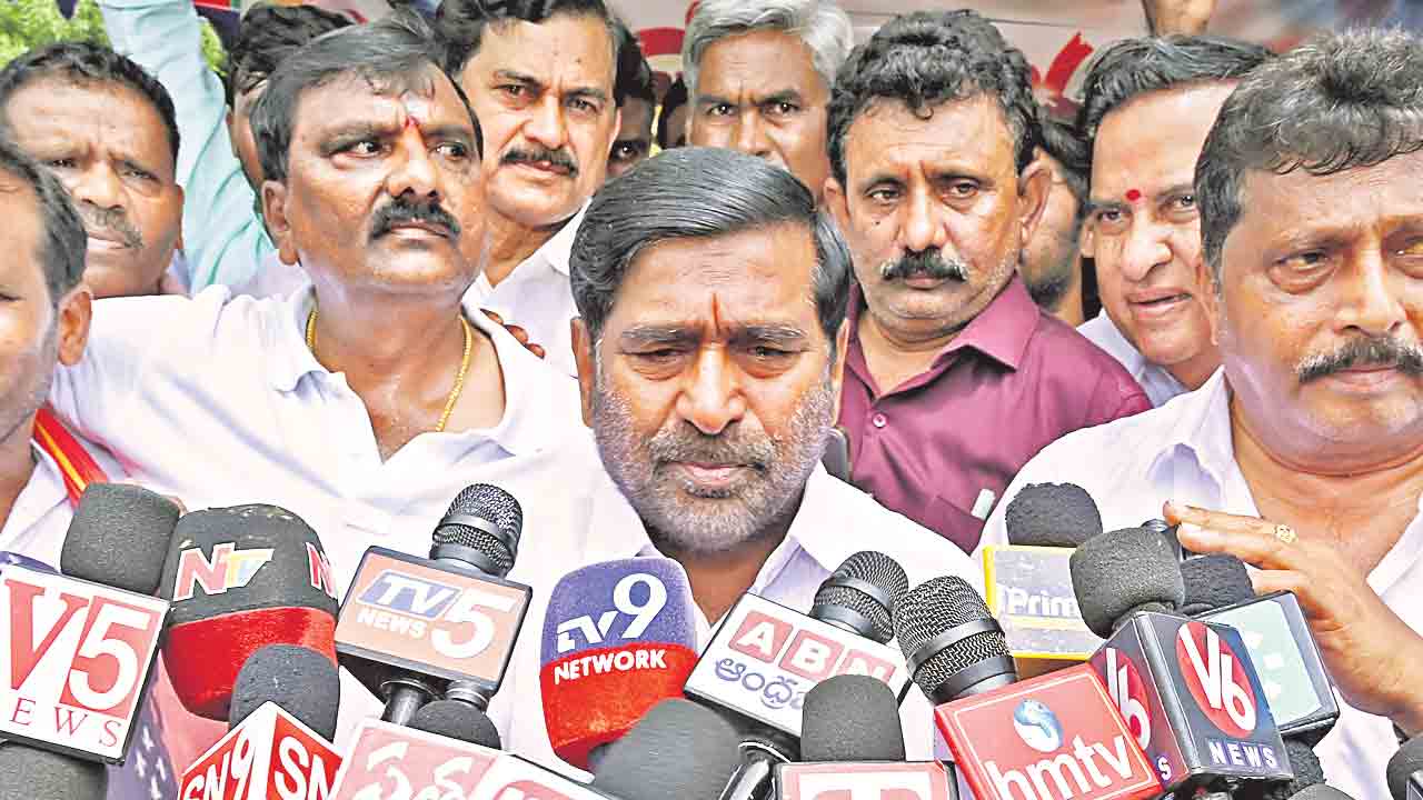 రేవంత్‌కే షాకిచ్చిన ఎర్రవల్లి దళితులు