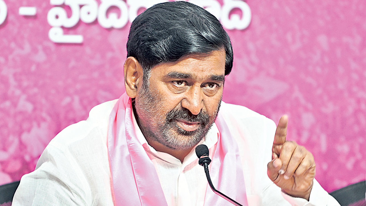విద్యుత్తు ప్రైవేటీకరణకు కాంగ్రెస్‌ కుట్ర