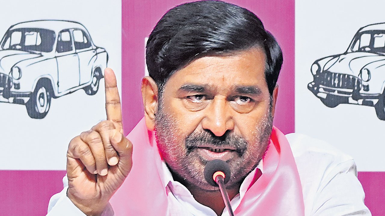 సురేఖను బీఆర్‌ఎస్‌లోకి తీసుకోం