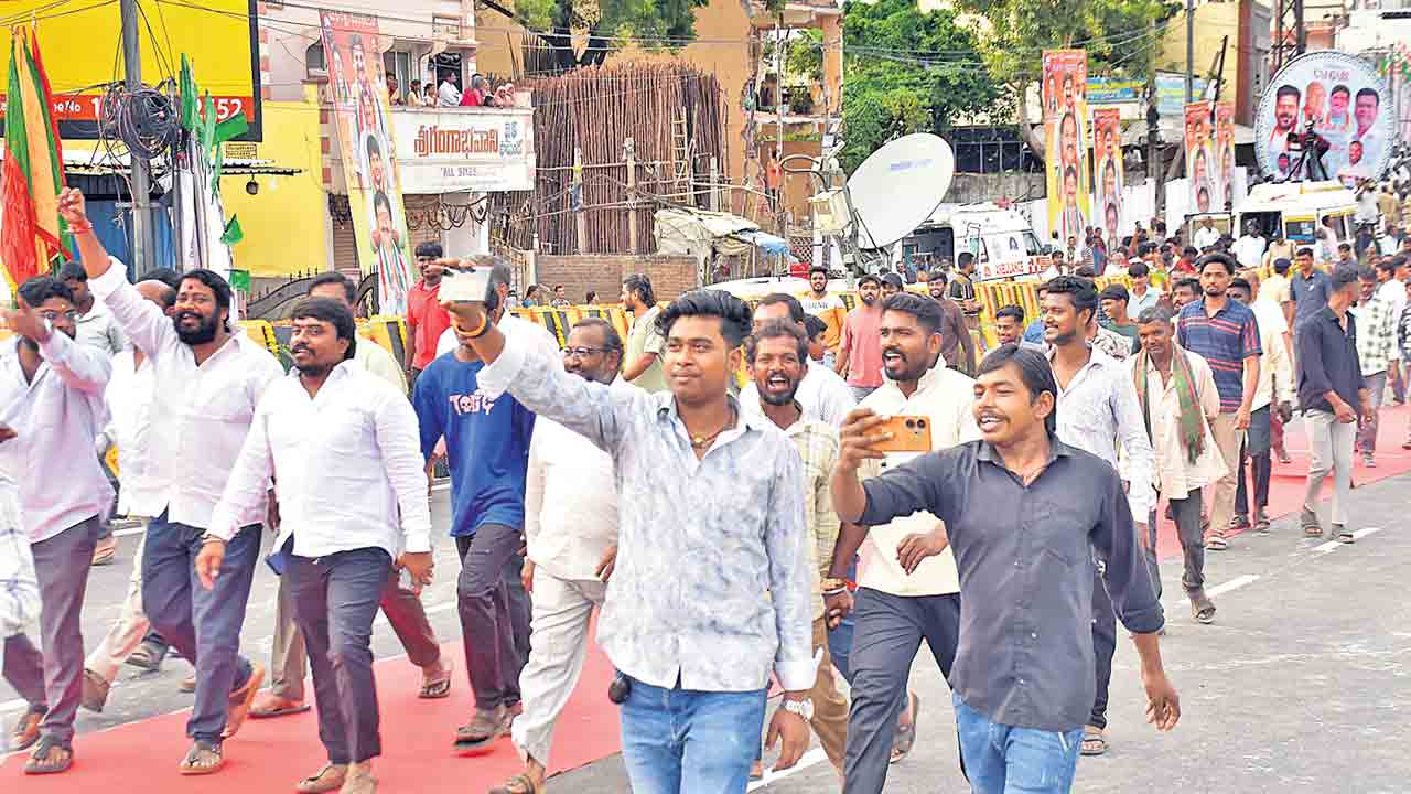 జై కేసీఆర్‌.. హోరెత్తిన నినాదాలు