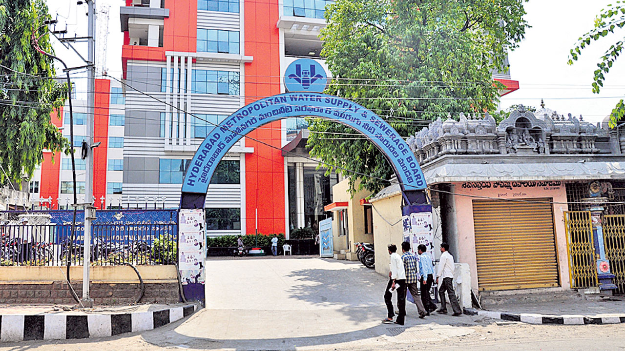 జలమండలి రెవెన్యూ అస్తవ్యస్తం