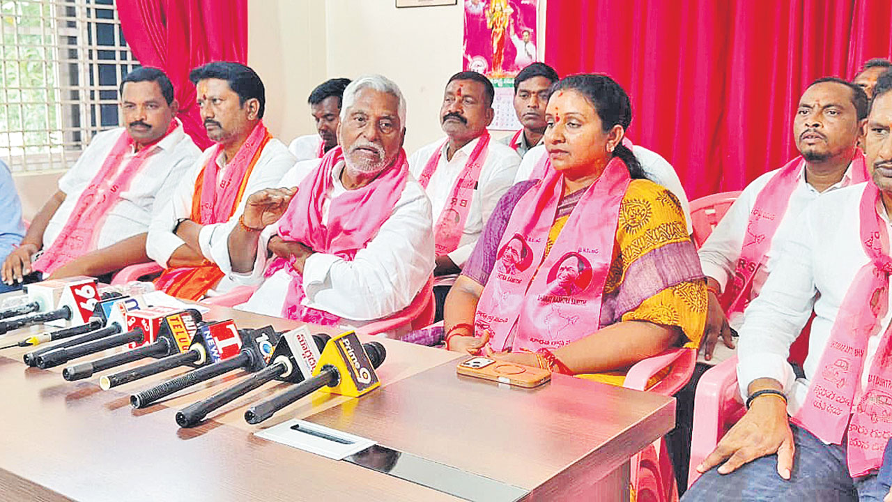 రేవంత్‌వి డైవర్షన్‌ పాలిటిక్స్‌