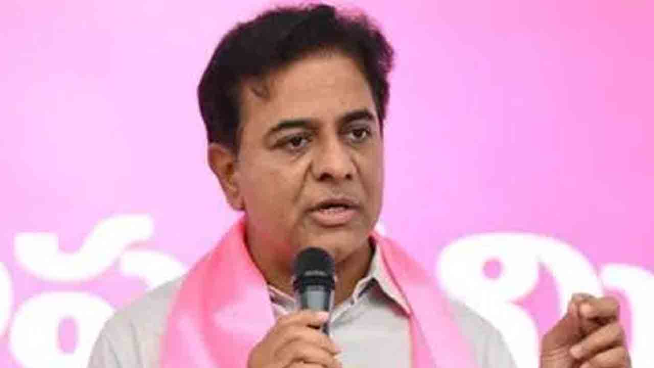 మహిళపై ఇంత కర్కశత్వమా?.. పోలీసులు జుట్టుపట్టి ఈడ్చుకెళ్లడమేంది?