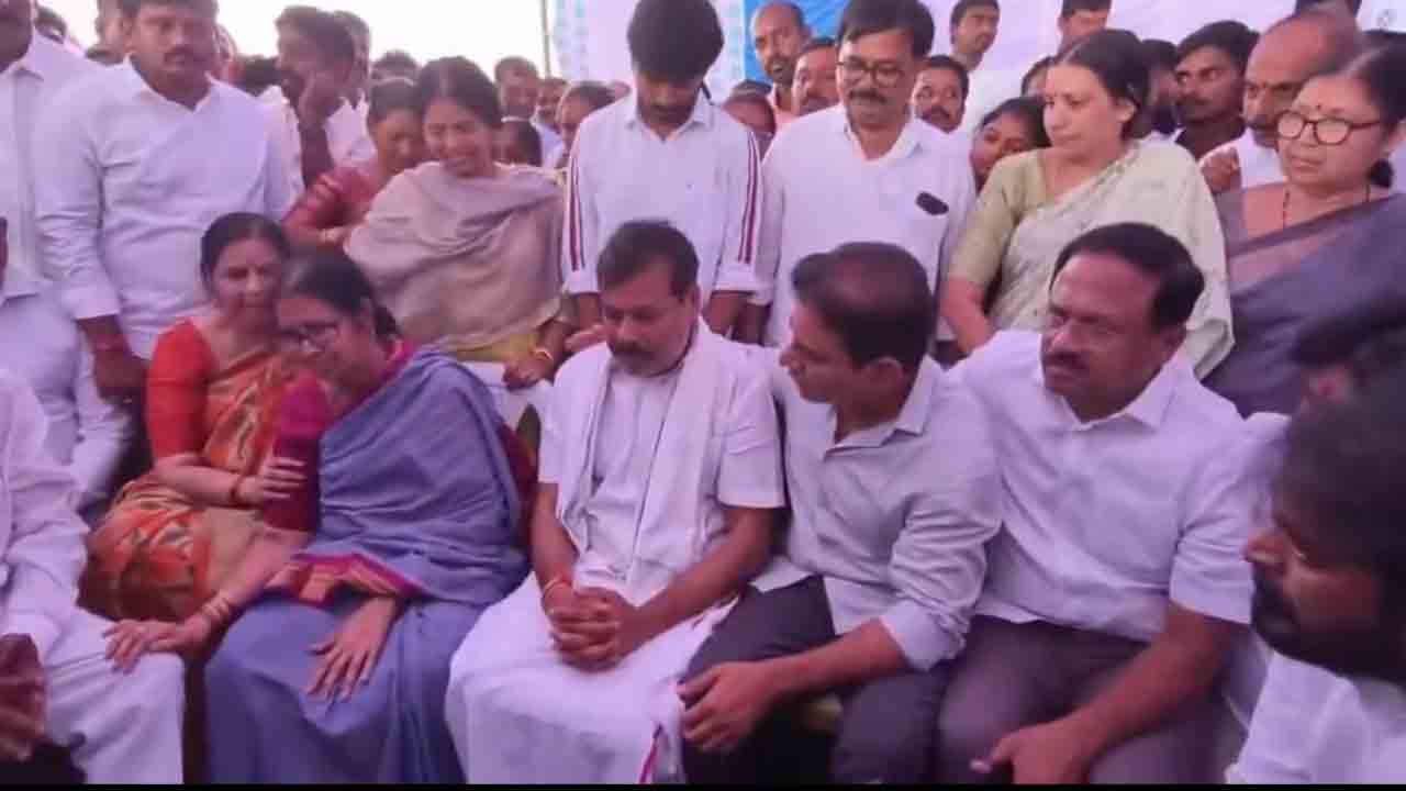 KTR | బీరం హర్షవర్దన్ రెడ్డిని పరామర్శించిన కేటీఆర్‌.. వీడియో