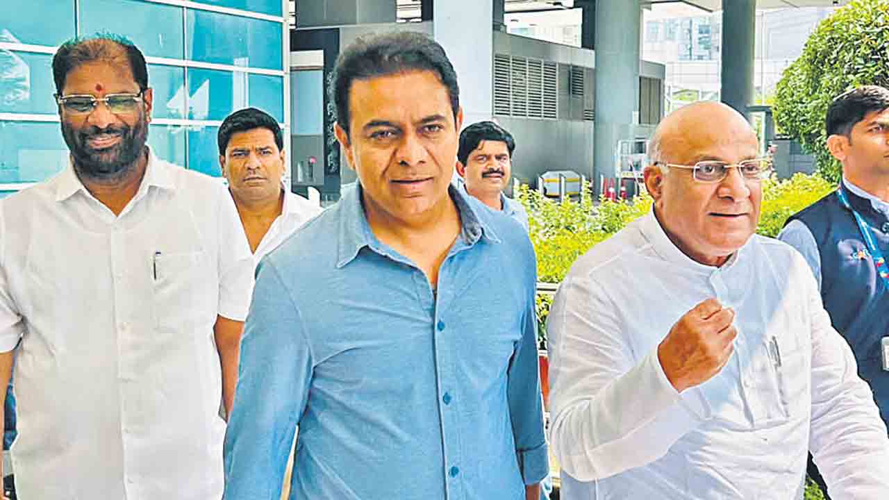 ఠాణా లోపలే గూండారాజ్‌.. ఢిల్లీ వేదికగా కేటీఆర్‌ ఆగ్రహం
