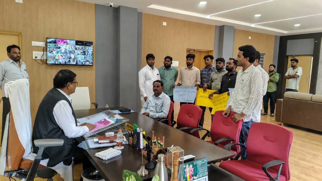 KU | కేయూ సెక్యూరిటీ ఏజెన్సీని ఆంధ్రాకు ఇవ్వద్దు: విద్యార్థి సంఘాలు
