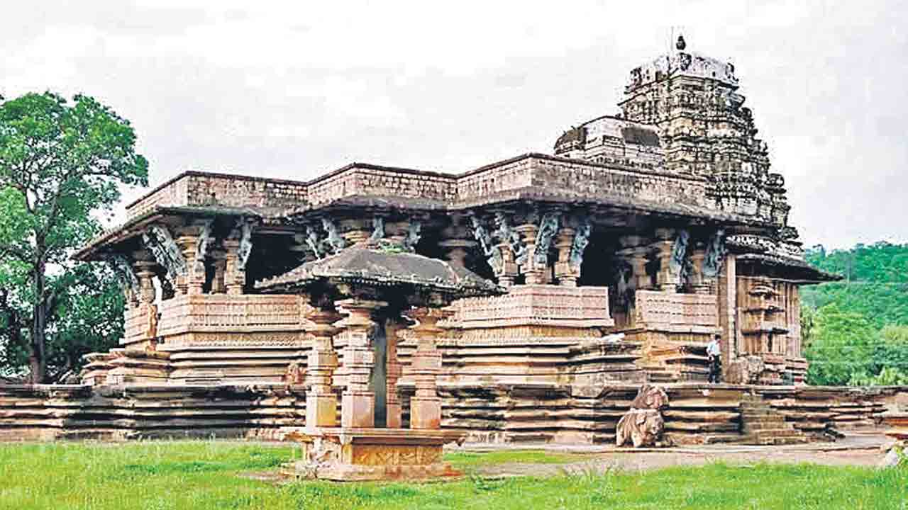 ఓపెన్‌కాస్ట్‌ గనితో ‘రామప్ప’కు ముప్పు