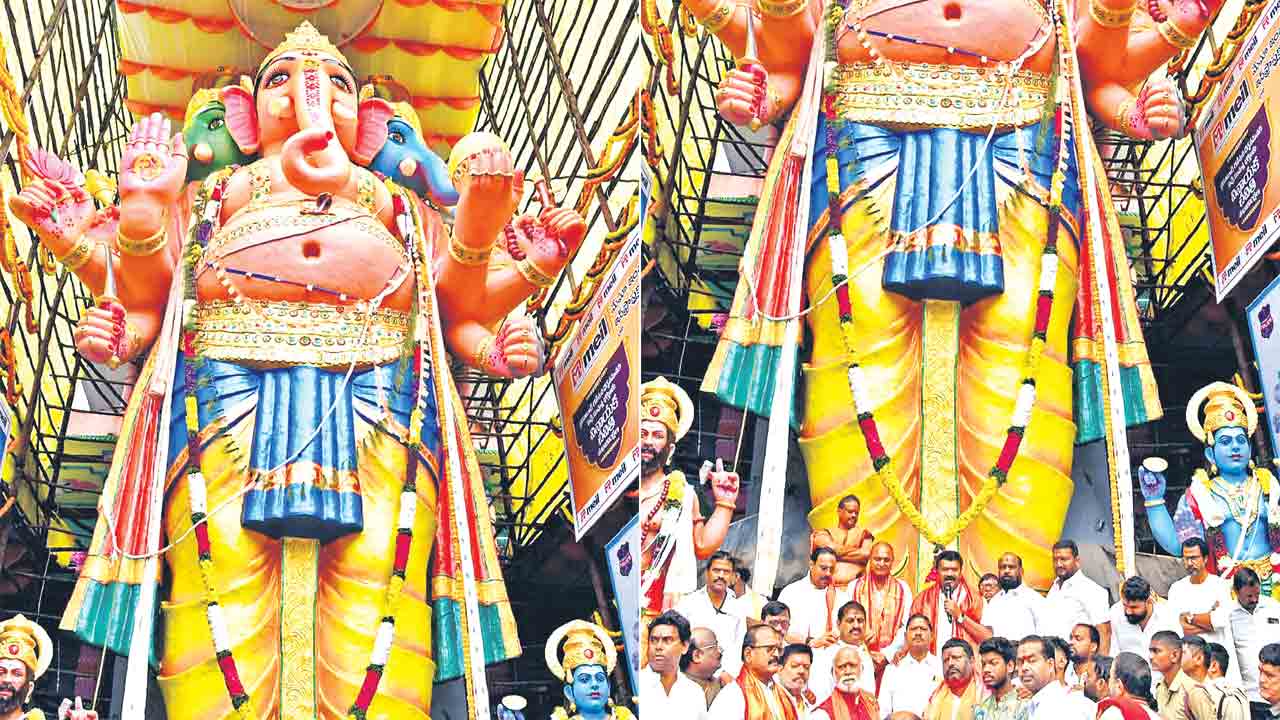 ఖైరతాబాద్‌ మహాగణపతికి తలసాని పూజలు
