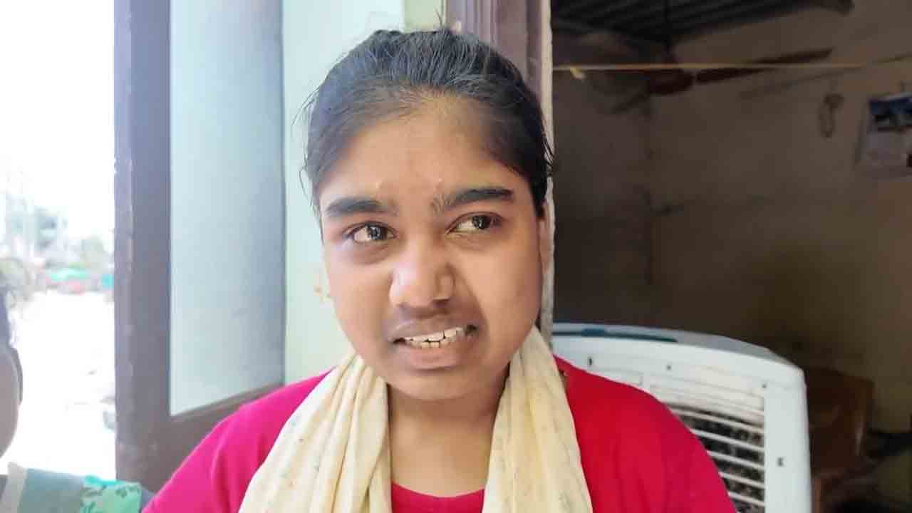 Khammam Victim | కేసీఆర్ అన్నీ బాగు చేస్తే.. కాంగ్రెస్ రాగానే ఇండ్లు కూల్చేస్తున్నారు.. ఖమ్మం కూల్చివేతల బాధితురాలు