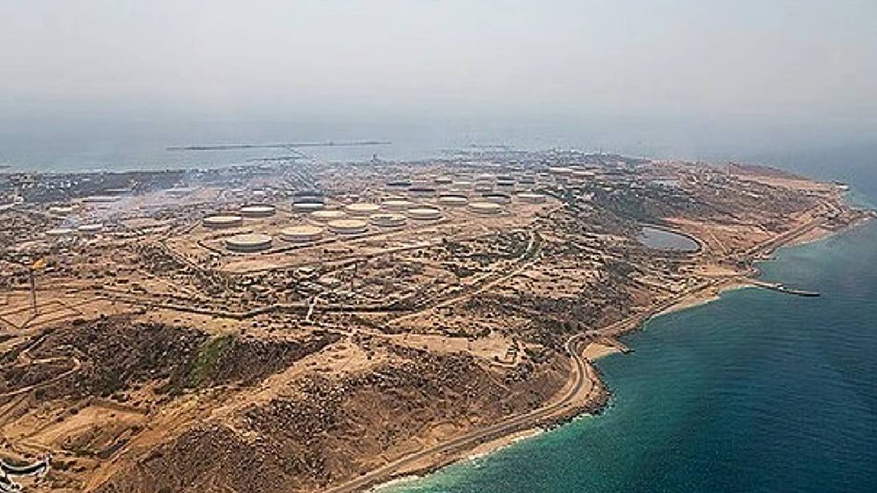 Iran | ఇరాన్‌లోని ఖర్గ్ ఐలాండ్‌పై అమెరికా దాడులు.. ఆయిల్ ట్యాంకర్‌పై దాడి చేసిన యూఎస్