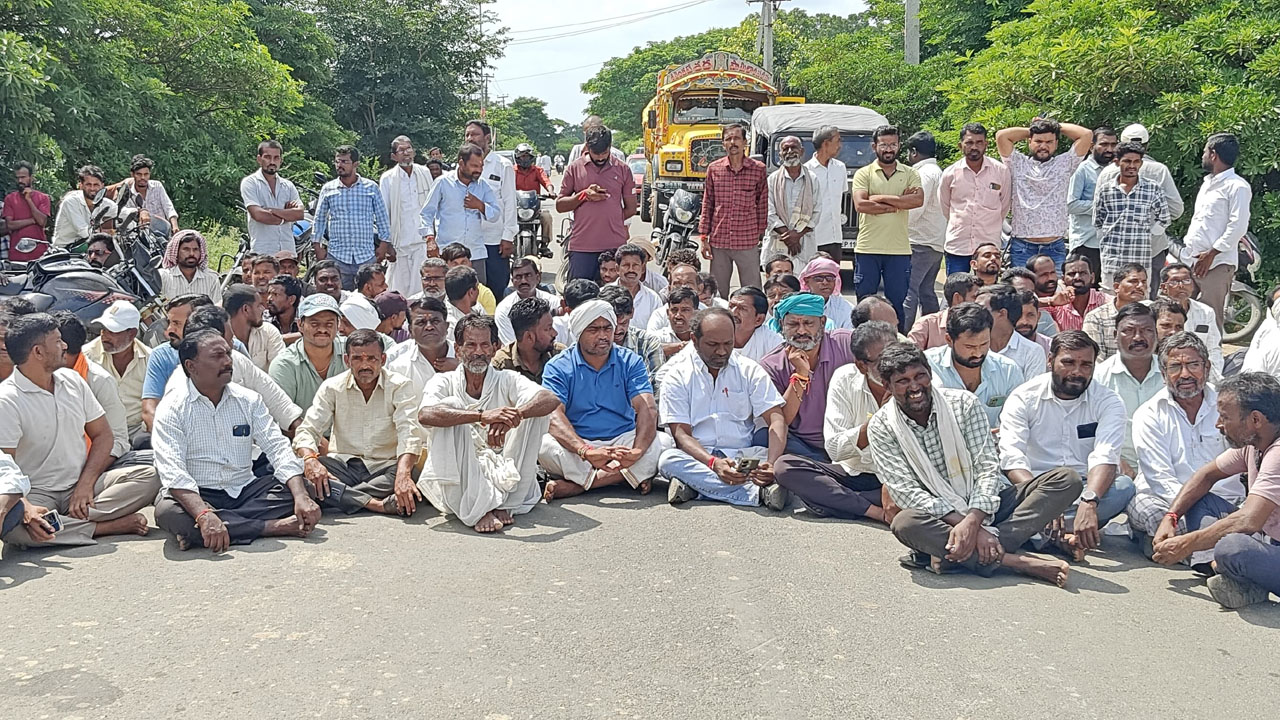 Farmers Protests | విద్యుత్ కోతలకు నిరసనగా రైతుల రాస్తారోకో