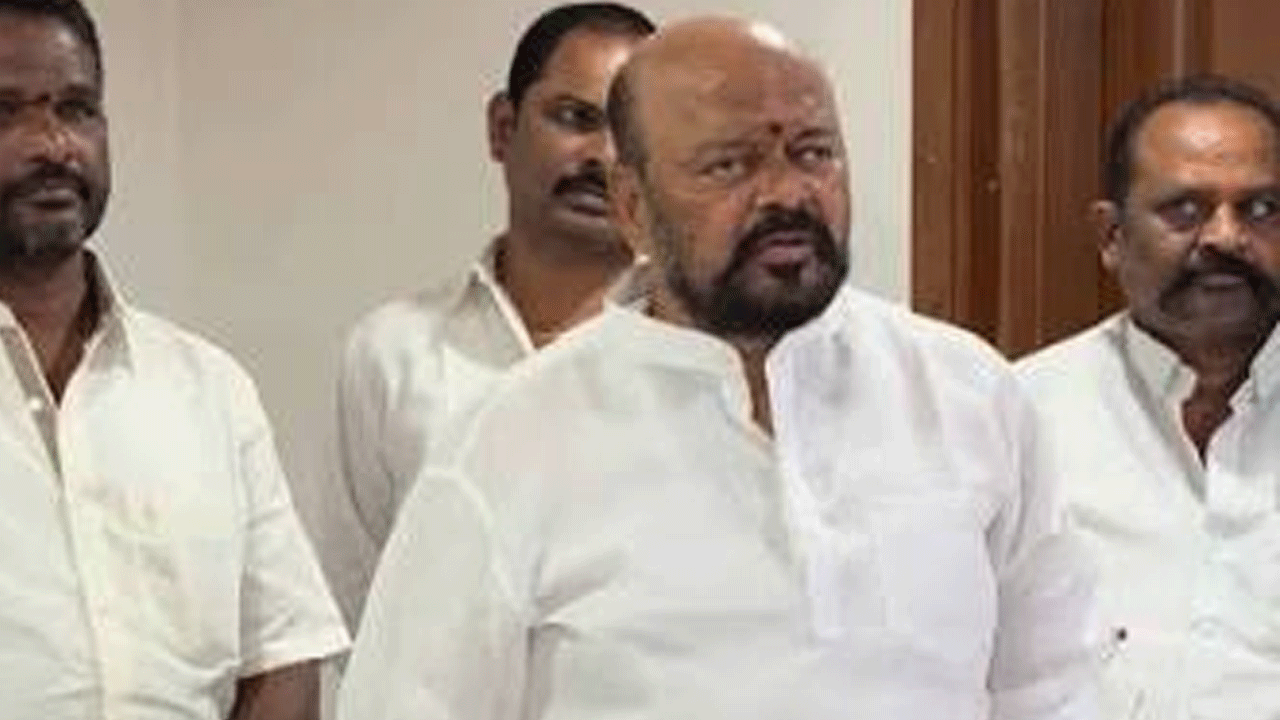 Konda Murali | కాంగ్రెస్‌ను వీడేది లేదు.. నా ప‌ద‌వి తీసే ధైర్యం ఎవ‌రికీ లేదు : కొండా ముర‌ళి