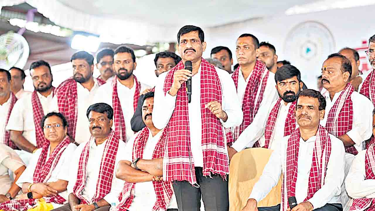 పీఆర్సీ, డీఏలు ఎందుకు పెండింగ్‌లో ఉన్నాయి?
